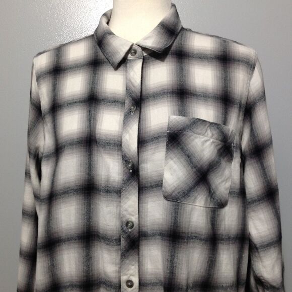 Eddie Bauer flannel button up shirt size XL - Picture 3 of 5